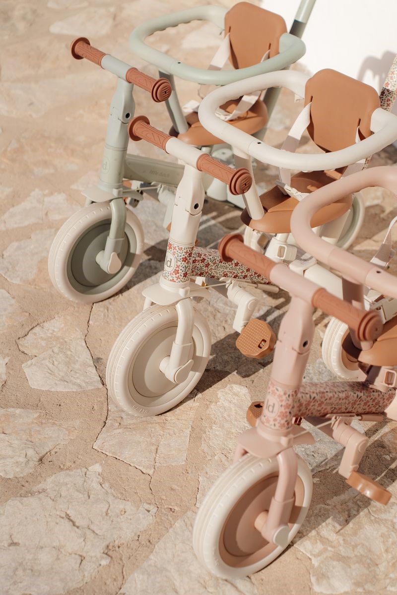 Triciclo con barra Verde Little Dutch - Imagen 5